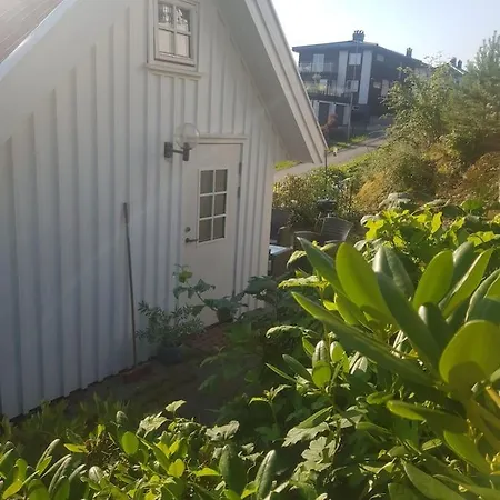 Lys Og Lettstelt Leilighet Med Utsikt Over Byen * サンネフヨル