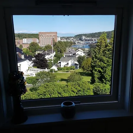 Apartment Lys Og Lettstelt Leilighet Med Utsikt Over Byen *