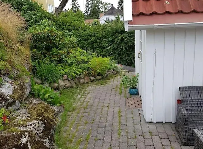Lys Og Lettstelt Leilighet Med Utsikt Over Byen 桑讷菲尤尔