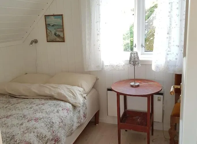 Lys Og Lettstelt Leilighet Med Utsikt Over Byen 公寓 *